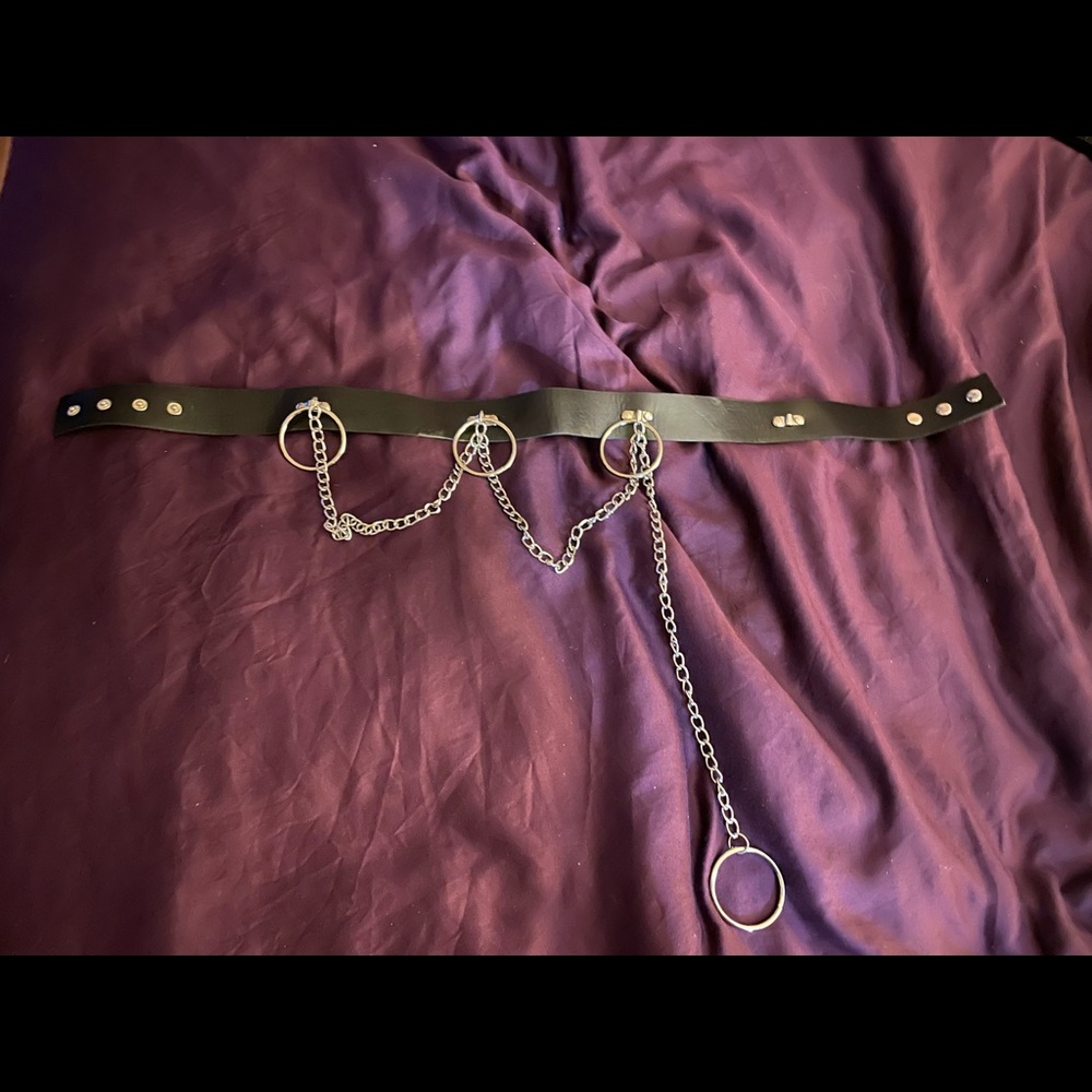 Dolls kill belt